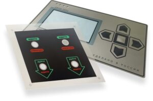 Фото: Использование декоративной (лицевой) панели на оборудовании не только обеспечивает информативную и защитную функции, но и открывает возможность для модернизации конструкции прибора и сокращения издержек